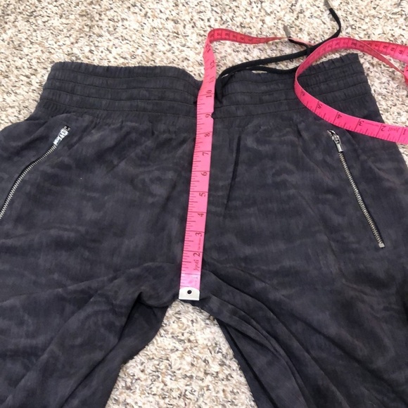 Athleta Camden Printed Jogger Track Pants Size 6 Dark Gray Black - Picture 6 of 10